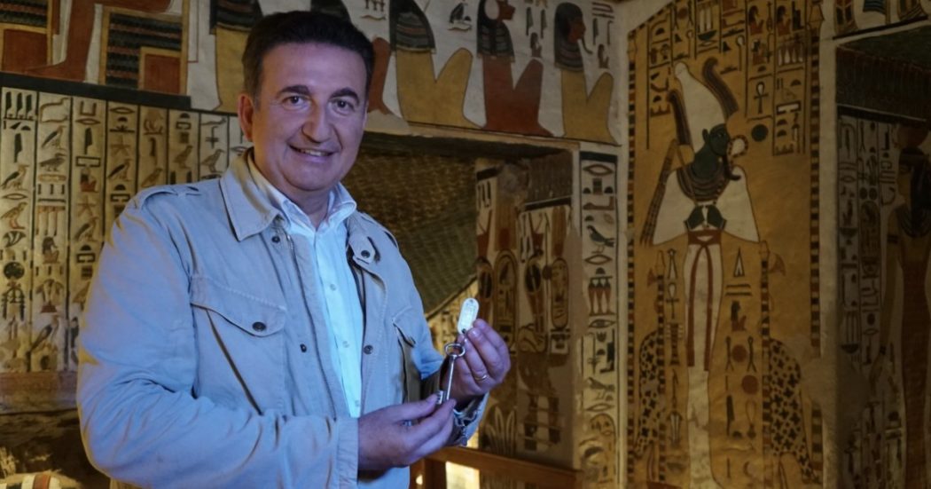 “Gli Ufo? Non siamo soli nell’Universo. Ho rischiato la vita sulle Piramidi, lì c’è un mistero che non è ancora stato scoperto”: parla Roberto Giacobbo