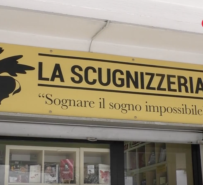 Napoli, la casa editrice di Scampia pubblicherà un libro inedito di Stephen King sulle armi da fuoco. “Ora porteremo l’autore nel quartiere”