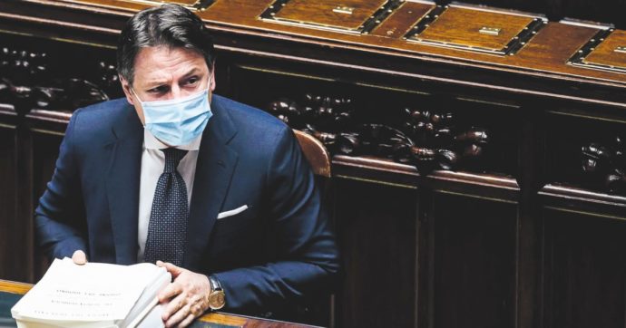 Recovery, Renzi sconfitto: le ministre con la valigia non dicono no al piano Ue