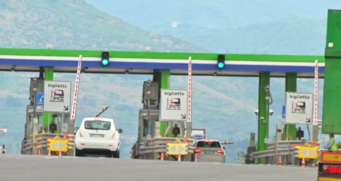 Autostrade, successo per il nuovo bond da un miliardo di euro. Ormai nessuno crede più alla revoca della concessione
