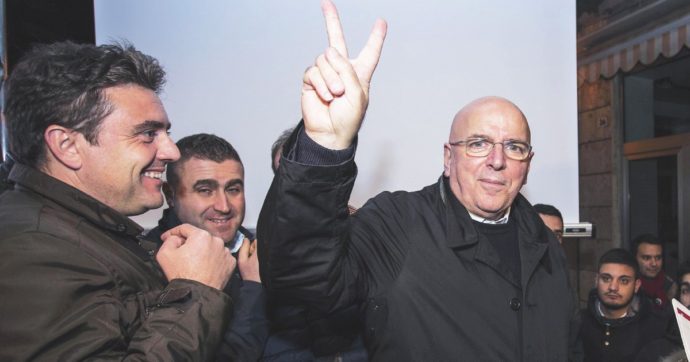 Oliverio, assolto, sfida il Pd. Ma è imputato in 3 processi