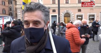 Copertina di Scuola, sindacati e studenti in piazza a Roma: “Viviamo nell’incertezza. Chiediamo rientro in sicurezza, non falsa partenza come a settembre”