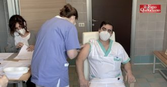 Il vaccino nelle Rsa e la reticenza del personale sanitario. Nella struttura milanese: “Uno su tre è contrario, l’obbligo può essere una strada”