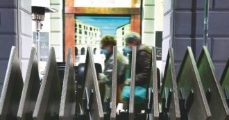 Copertina di Lombardia e Sicilia in zona rossa. In arancione 33 milioni di italiani