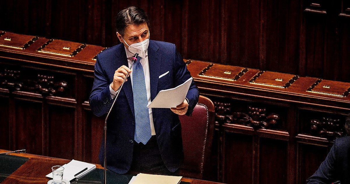 Camera, l’appello di Conte: “Chi ha a cuore il Paese ci aiuti”. A Italia Viva: “Non si cancella ciò che è accaduto”. E rinuncia a delega ai Servizi