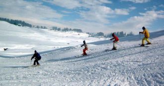 Copertina di Covid, focolaio a St. Moritz per la variante sudafricana: due hotel in quarantena, stop a scuole e corsi di sci