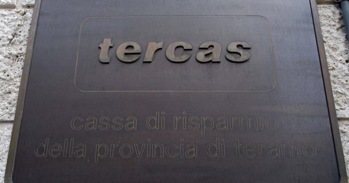 Banca Tercas, la Corte Ue respinge il ricorso della Commissione: “Sbagliò, i soldi del fondo interbancario non erano aiuti di Stato”