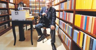 Copertina di Umberto Eco è un modello da studiare. Ma attenzione a idolatrarlo