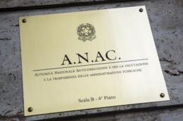 Copertina di Forteleoni, il fuori ruolo all’Anac del pupillo di Ferri è bloccato in commissione