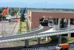 Copertina di Vernici e cementi che assorbono lo smog funzionano davvero? Gli scienziati sono scettici