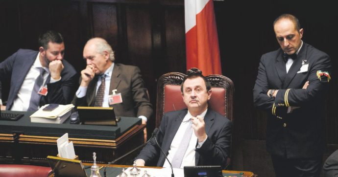L’ultima di Rosato: “Alzare lo stipendio dei deputati”