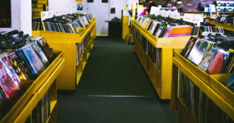 Il vinile torna a furoreggiare grazie alla Rete: è il mercato, baby