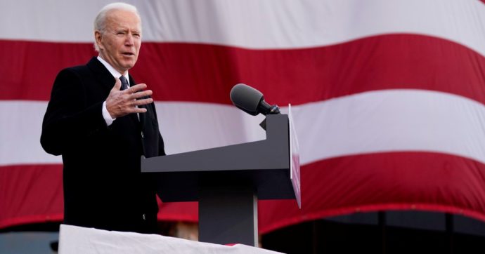 Biden giura, ma la grana dei migranti guasta la festa