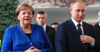 Covid, il caso del vaccino russo. Ungheria primo paese in Ue a dare l’ok. Merkel: “Se Ema approva possiamo lavorare insieme”