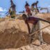 Copertina di Crolla una miniera d’oro illegale nella Repubblica Centrafricana: almeno 100 persone sono morte