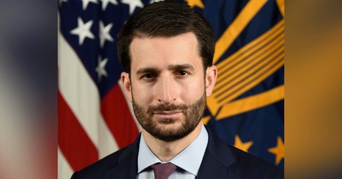 Mr. Q A non idolo dei complottisti. Lui nega: “Intrappolato nella Rete”