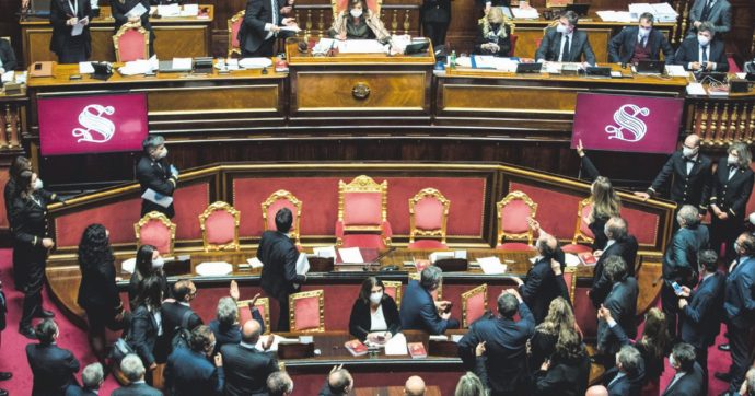 Renzi voleva la crisi, fermato dai suoi: “Così non reggiamo”