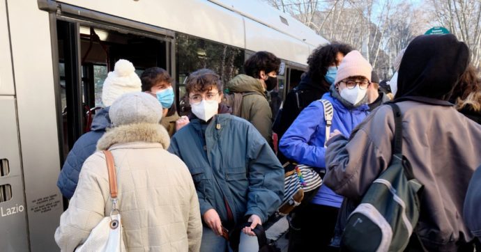 Arcuri: “Adesso arriva anche Astrazeneca”. Calo contagi: è  -20%