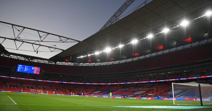 Europei di calcio, a sei mesi dal calcio d’inizio non si sa dove verranno disputati: esclusa la formula itinerante, ecco le ipotesi in ballo