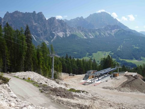 Copertina di Cortina-2021: i Mondiali di sci sono una gara per distruggere l’ambiente delle Alpi