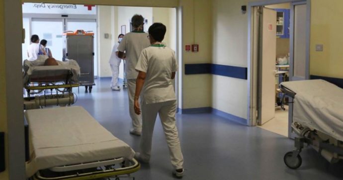 “Ha indotto la morte di due pazienti Covid somministrando anestetici”: arrestato il primario del pronto soccorso di Montichiari