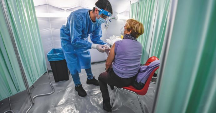 Lombardia: 900 mila dosi di antinfluenzale inutilizzate