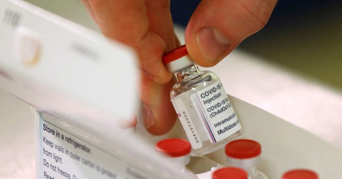 Vaccino Astrazeneca, nuovo studio: “Efficacia dell’81,3% con seconda dose somministrata a 3 mesi dalla prima”