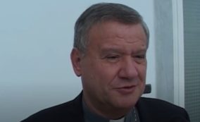 Copertina di Terra dei fuochi, il nuovo ruolo del vescovo Antonio Di Donna apre alla speranza