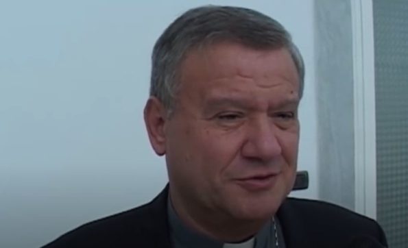 Terra dei fuochi, il nuovo ruolo del vescovo Antonio Di Donna apre alla speranza