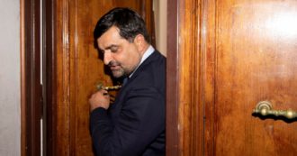 Copertina di De Magistris chiede al Csm di rivedere la sua condanna