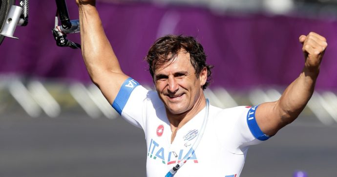 “Alex Zanardi, cosa vuole dirci adesso”: il campione, il pilota, l’uomo raccontato da Claudio Arrigoni in “Ancora” – L’ESTRATTO
