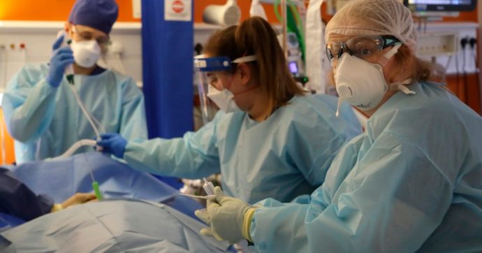 Coronavirus, Francia: “Oltre 300 casi di varianti nella Mosella”. In Israele i giovani superano gli over 60 nei nuovi ricoveri