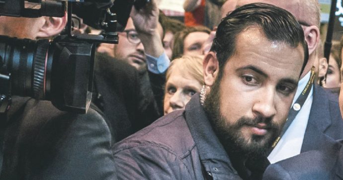 Benalla sarà processato, giocava a fare  il “diplomatico”