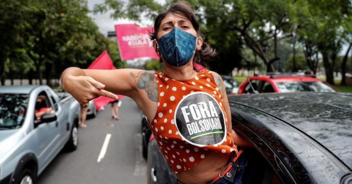 “Via Bolsonaro”: dai partiti ai religiosi, tutti contro Jair