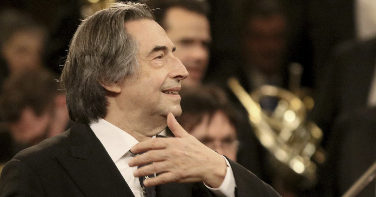 Sanremo, Riccardo Muti non usa mezze misure: “E’ un’idea raccapricciante quella di usare un pubblico di figuranti”