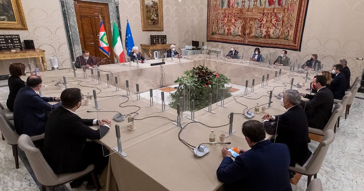 Consultazioni, diretta – M5s: “Ripartire dalla stessa maggioranza. Conte unica guida, no veti”. Rosato: “Risposta coerente”. Centrodestra: “Elezioni, ma valuteremo scelte”