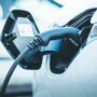 Copertina di Auto elettriche, si impennano le vendite nel mondo. E l’Ue compensa lo stallo di Usa e Cina. Ecco le ragioni del trend