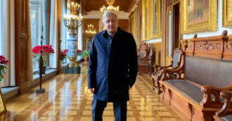 Copertina di Il presidente del Messico in un video dal Palazzo Nazionale: “Ho il Covid, ma sto guarendo”. E annuncia: “In arrivo da Putin il vaccino Sputnik”