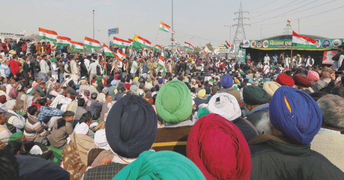 Gli agricoltori protestano, Modi stacca di nuovo Internet