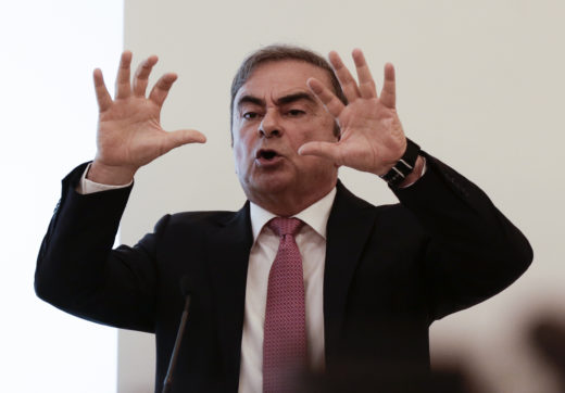 Financial Times: a Tokyo si processa l’impero di Ghosn, l’ex ad Nissan latitante