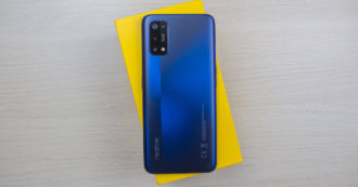 Copertina di realme, nel 2020 il produttore di smartphone è cresciuto molto più rapidamente di tutti