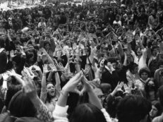 Copertina di Quei fallimentari anni 60: la storica Rowbotham e le colpe di una rivoluzione mancata