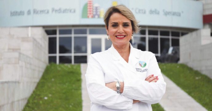 “AstraZeneca non serve a fermare i contagi: meglio usare Sputnik”