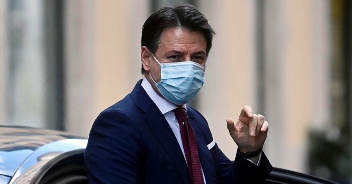 L’ultima farsa dei tavoli e le teste da tagliare: così Renzi ha rotto tutto