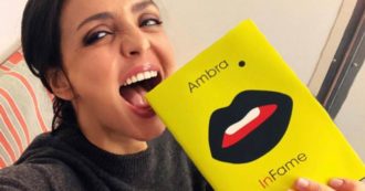 Copertina di Ambra Angiolini presenta il suo libro “InFame” e racconta la sua lotta contro la bulimia: segui la diretta