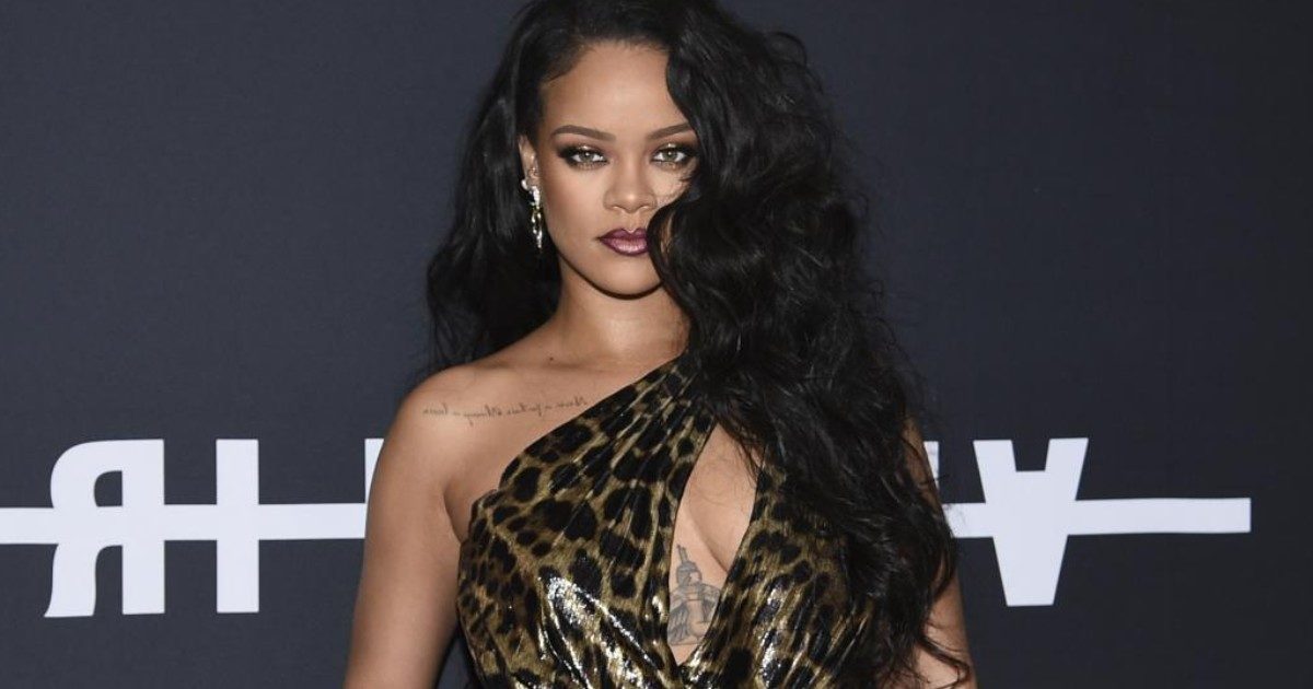 Rihanna si schiera con i contadini indiani e i vip l’appoggiano: “Perché non ne parliamo?”. Scoppia l’ira del governo indiano