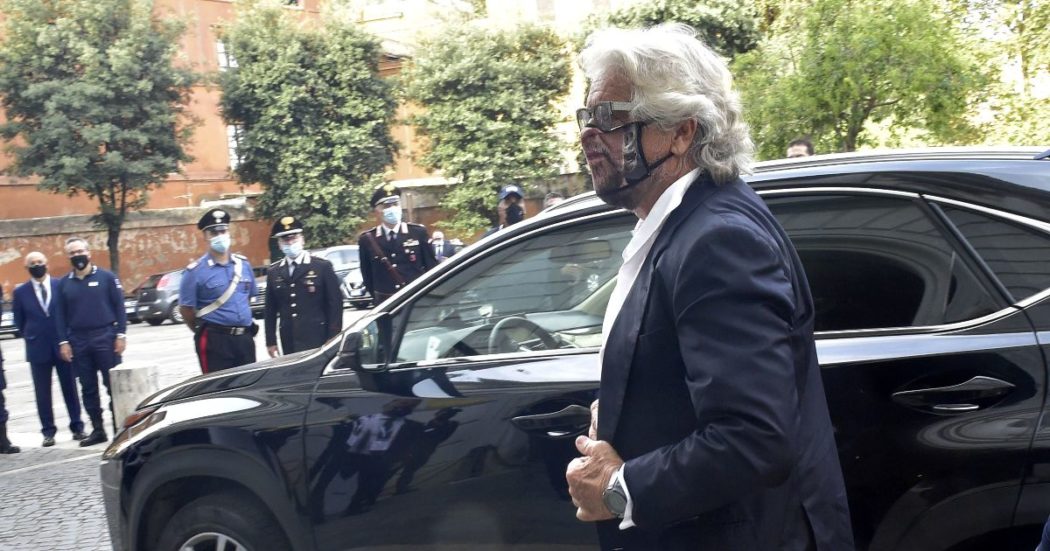 Il ritorno di Beppe Grillo alla guida del M5s nel momento più difficile: come è cambiato e perché resta lui il garante della linea