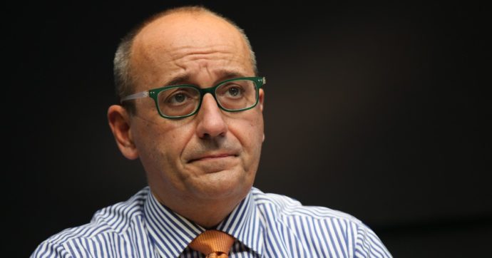 Alberto Bagnai, dalle lezioni sull’uscita dall’euro (con attacchi al presidente Bce) all’apertura a Draghi: “Economista come me”