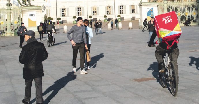 In regola da marzo Just Eat assumerà i rider