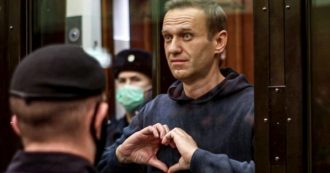 Copertina di Alexei Navalny, il dissidente russo sconterà la condanna a 2 anni e mezzo in una colonia penale a Vladimir, a 200 chilometri da Mosca